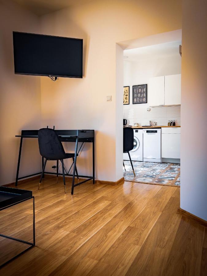 Nalu Black&White Apartment No 8 Катовіце Екстер'єр фото